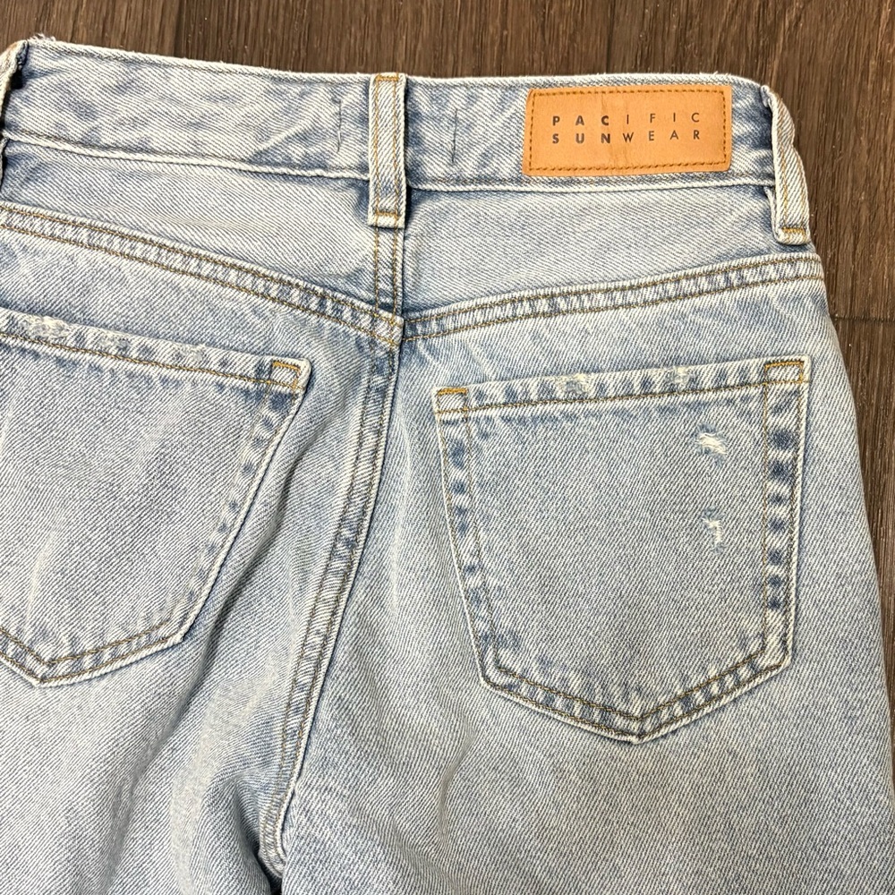 PacSun 90s Boyfriend Jeans Size 22 Light Wash Distressed High Rise - Picture 3 of 5